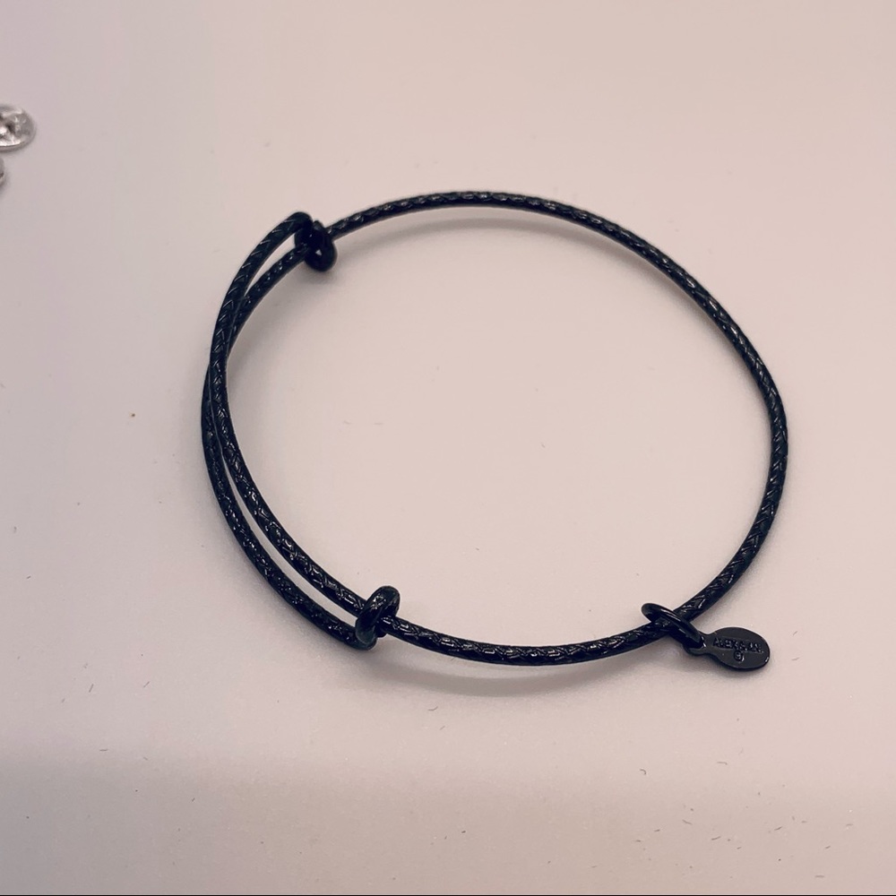 NWOT Alex and Ani Black Bracelet. Expandable